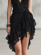Gabriel Moreno - Vestido Mini de Encaje Negro con Escote Halter y Volantes