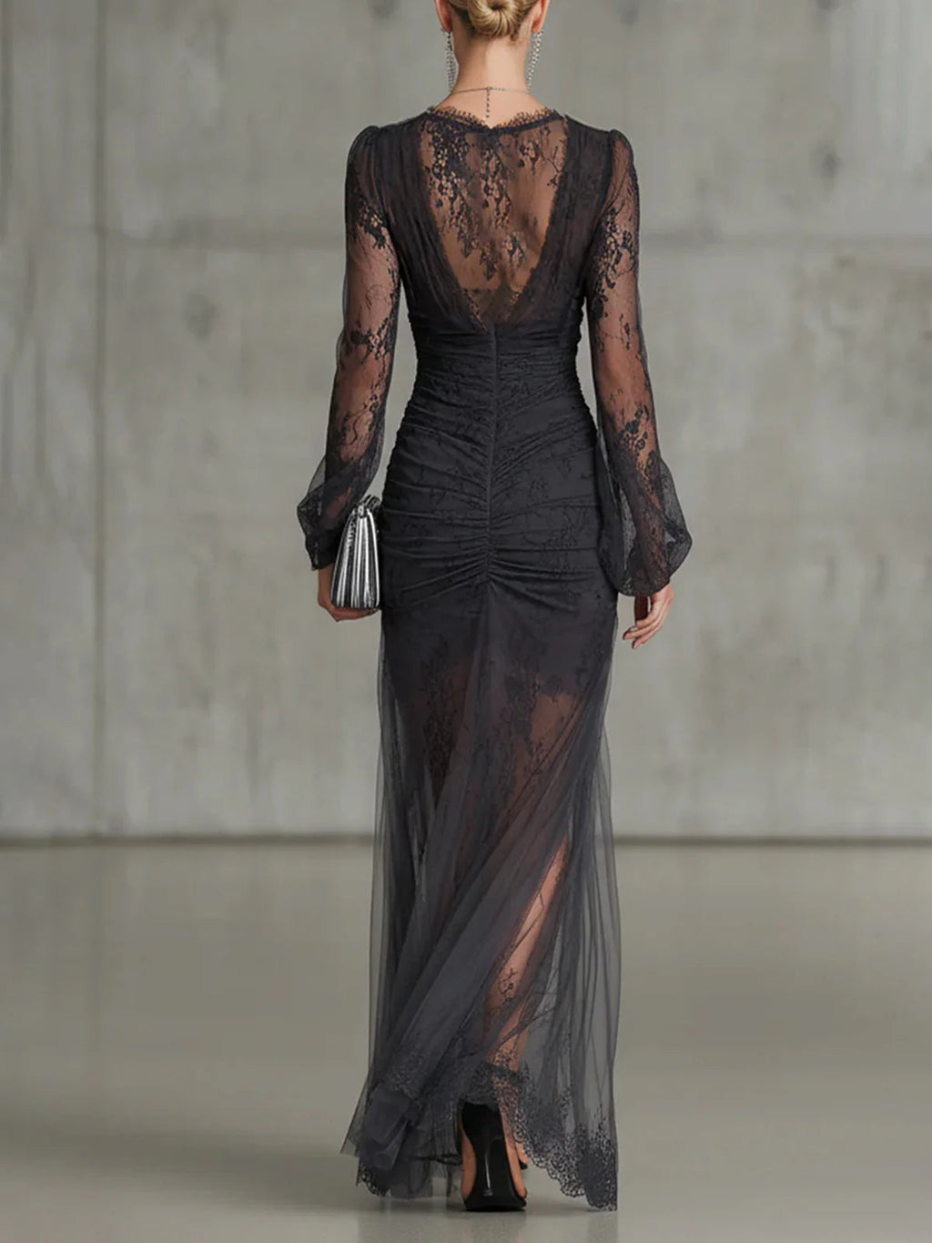 Gabriel Moreno - Vestido Maxi Largo Gris Oscuro de Encaje con Mangas Largas y Raja