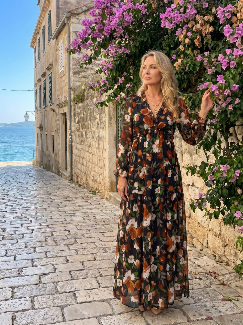 Camelo | Vestido maxi de estampado floral, mangas largas y falda en capas