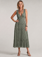 Somala | Vestido midi plisado sin mangas, con falda en capas y escote en V