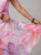 Nemen | Vestido midi fluido sin mangas con delicado estampado floral en acuarela