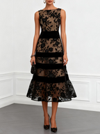 Gabriel Moreno - Vestido Midi A-Line Sin Mangas en Red Negra con Flores