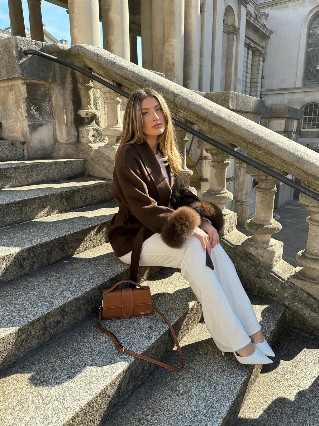 ARCTIC GRACE: elegante abrigo de lana para mujer