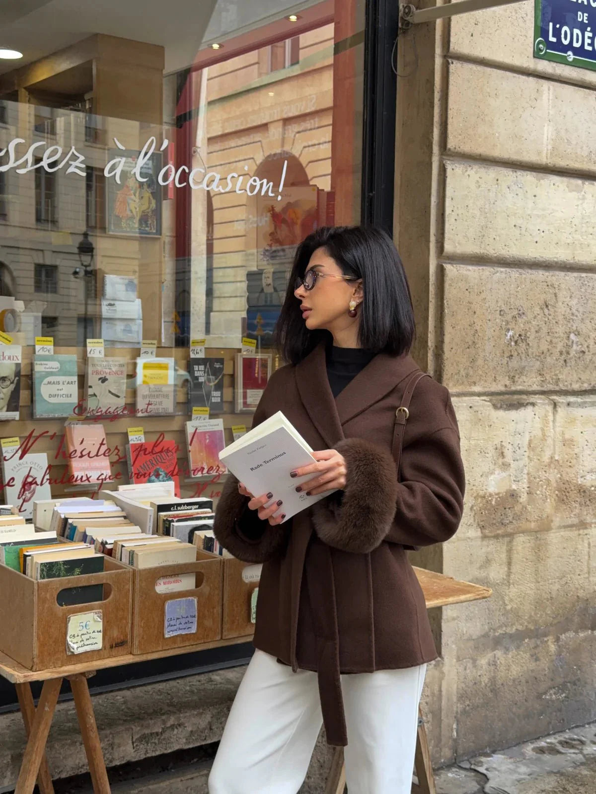 ARCTIC GRACE: elegante abrigo de lana para mujer