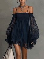 Gabriel Moreno - Noemi | Mini Vestido de Gasa Azul Marino con Escote Off-Shoulder, Encaje y Mangas Transparentes