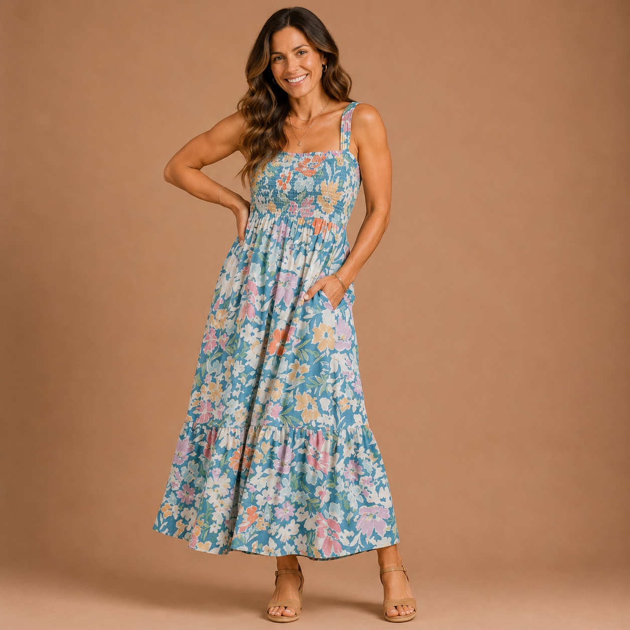 FIONA | Vestido maxi floral de tirantes ajustables que realza tu figura