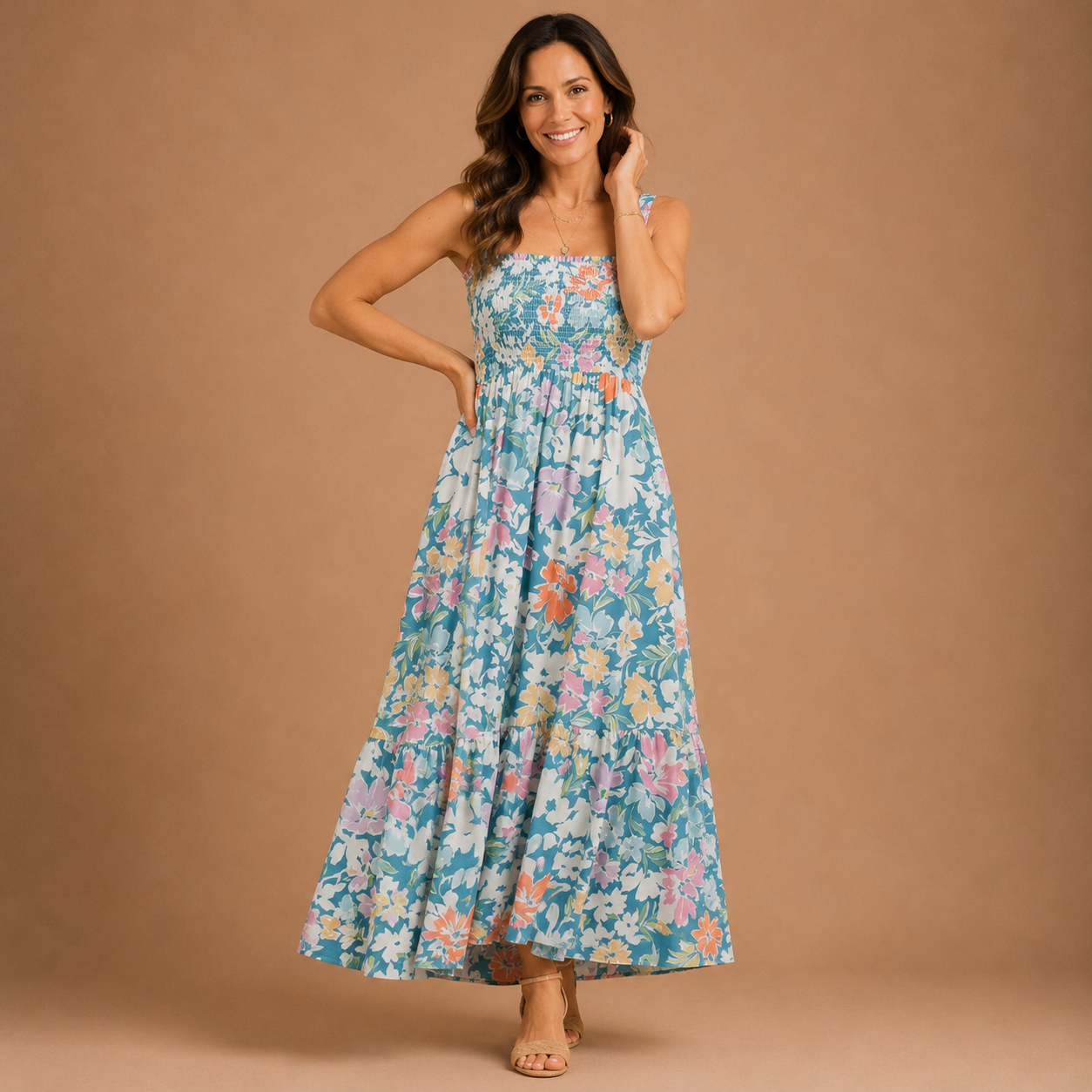 FIONA | Vestido maxi floral de tirantes ajustables que realza tu figura