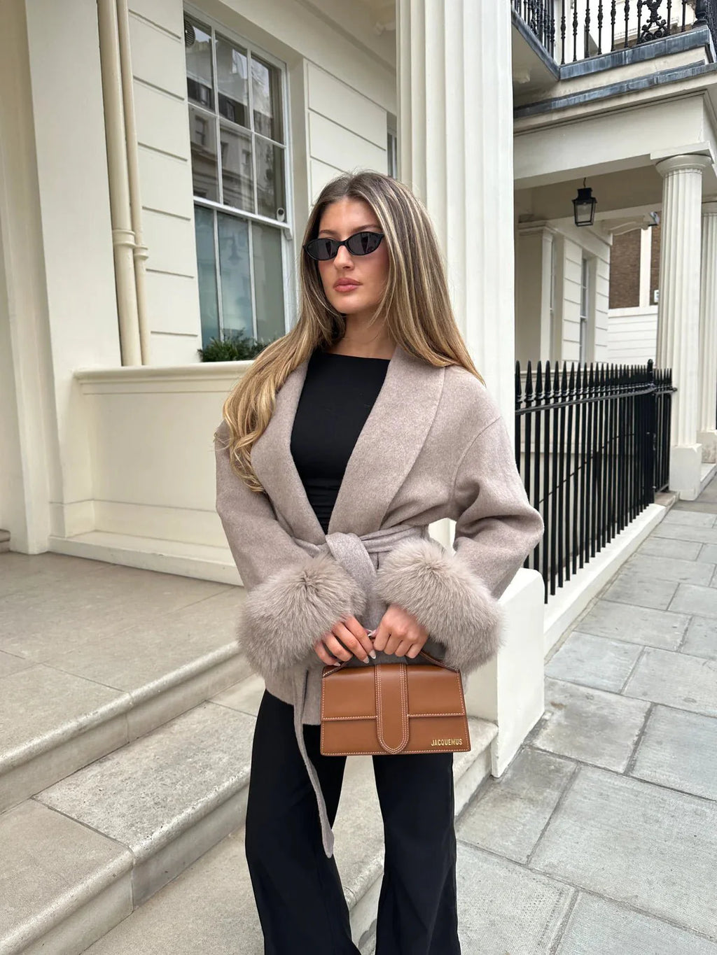 ARCTIC GRACE: elegante abrigo de lana para mujer