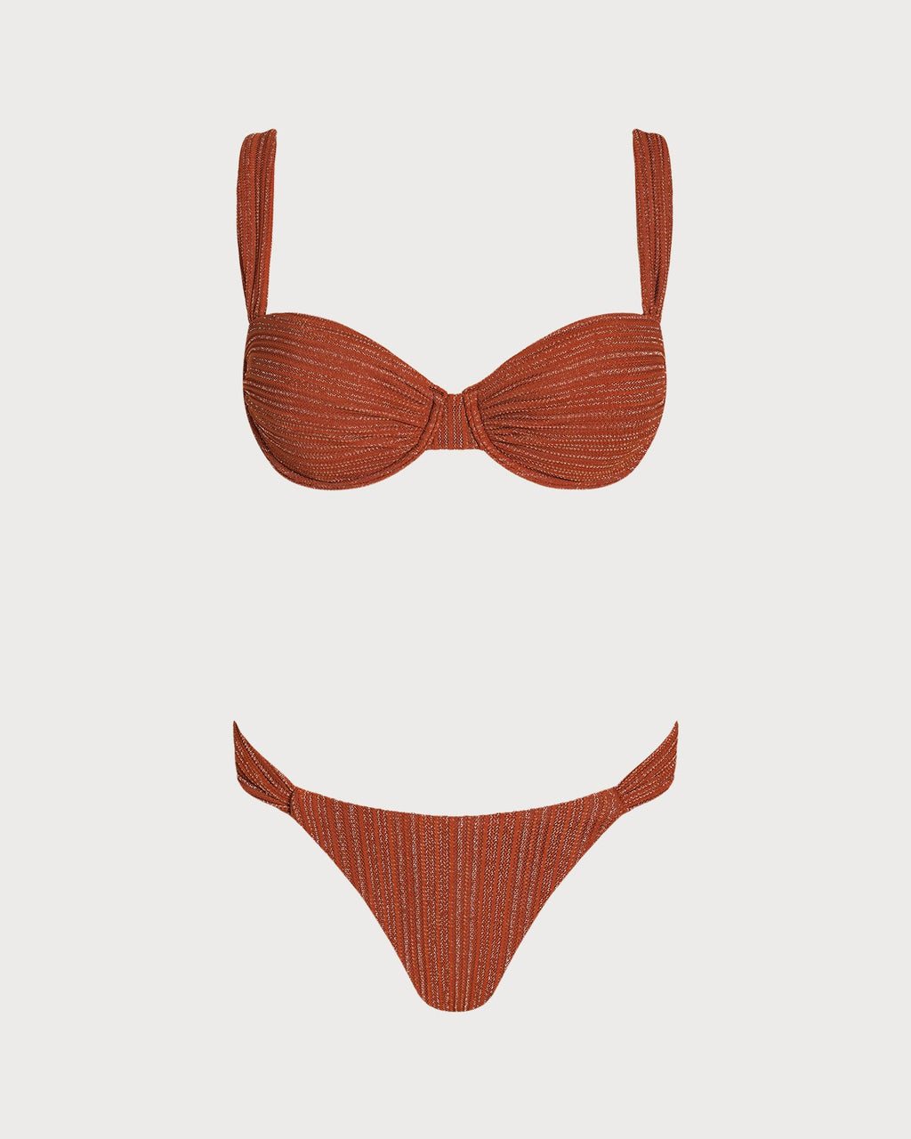 Conjunto de bikini con aros y lentejuelas en color rojo ladrillo