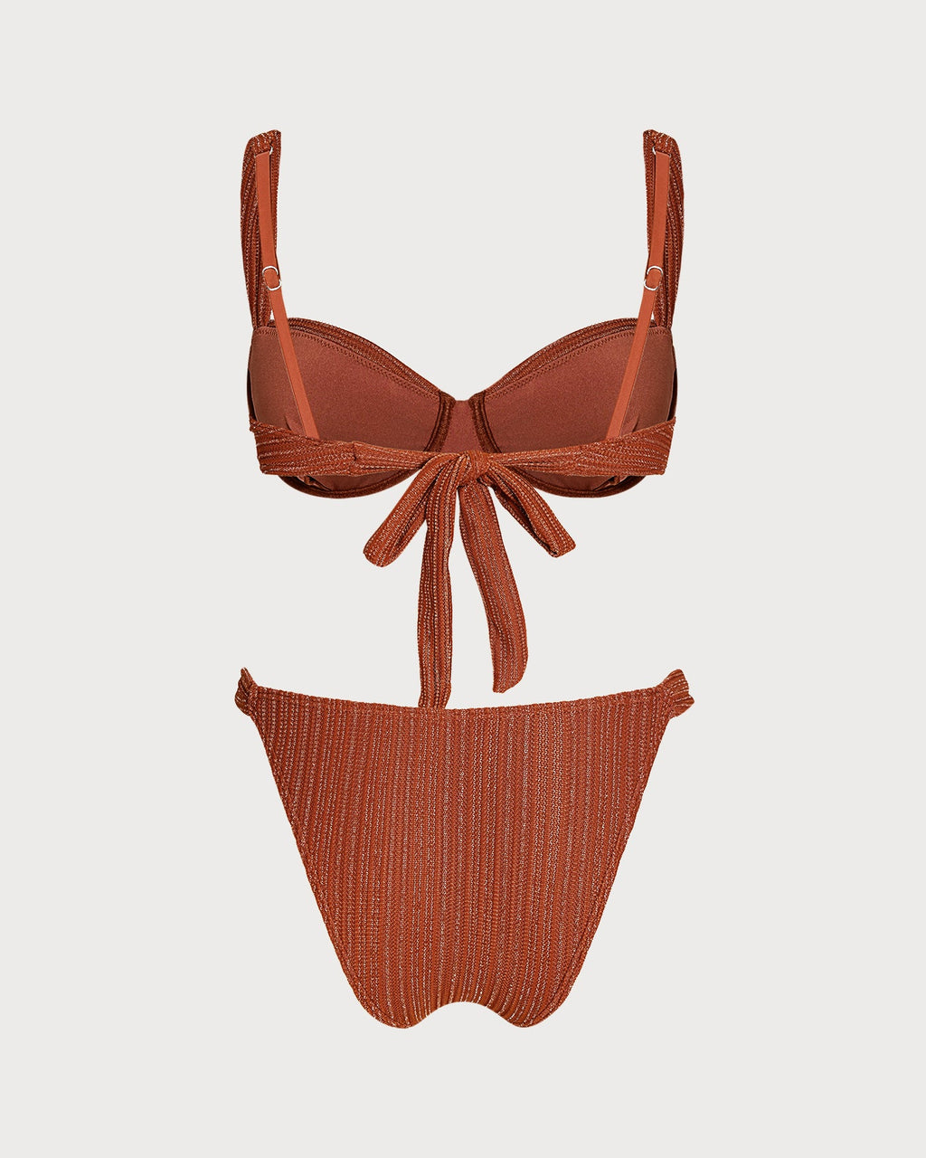 Conjunto de bikini con aros y lentejuelas en color rojo ladrillo