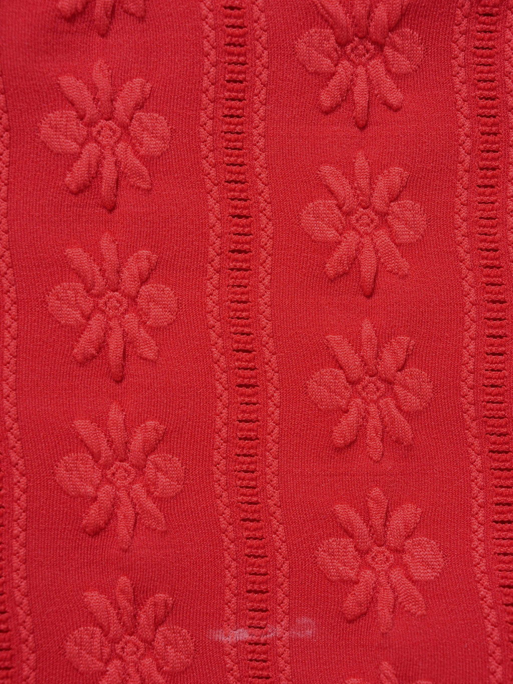 Conjunto de bikini rojo con estampado jacquard, cuello halter y cordón
