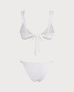 Conjunto de bikini con bralette de cuello en V y textura en color blanco