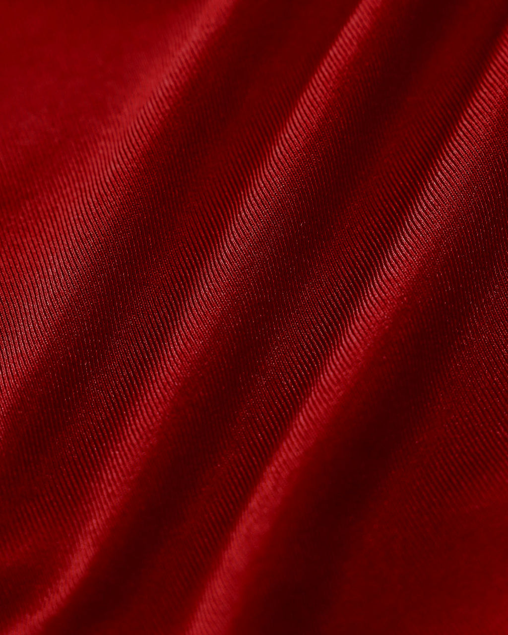 Conjunto de bikini de corte bajo con triángulo rojo