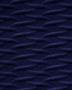 Conjunto de bikini triangular con textura en azul real
